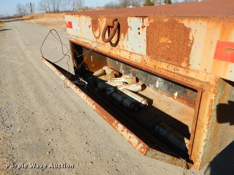 image for item ER9321 1998 International 8100 flatbed truck
