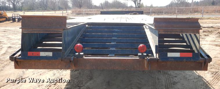 image for item ER9333 2006 Elite equipment trailer