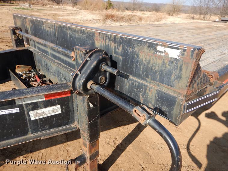 image for item ER9333 2006 Elite equipment trailer