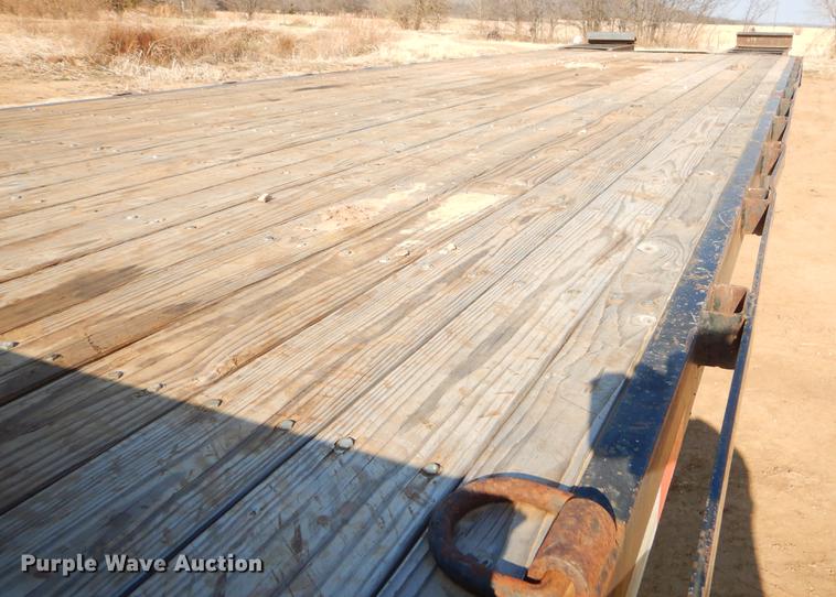 image for item ER9333 2006 Elite equipment trailer