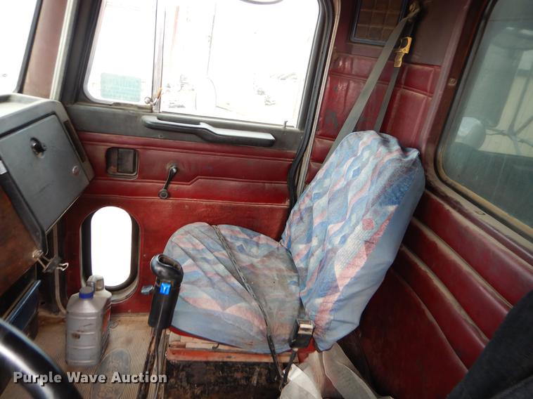 image for item ER9337 1991 Peterbilt 379 dump truck