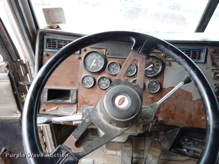 image for item ER9337 1991 Peterbilt 379 dump truck