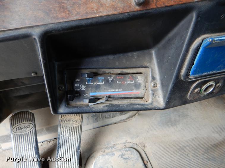 image for item ER9337 1991 Peterbilt 379 dump truck