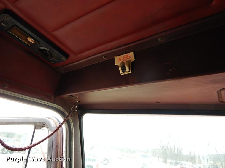 image for item ER9337 1991 Peterbilt 379 dump truck