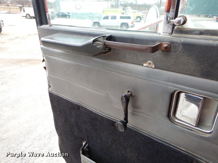 image for item ER9337 1991 Peterbilt 379 dump truck