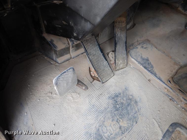 image for item ER9337 1991 Peterbilt 379 dump truck