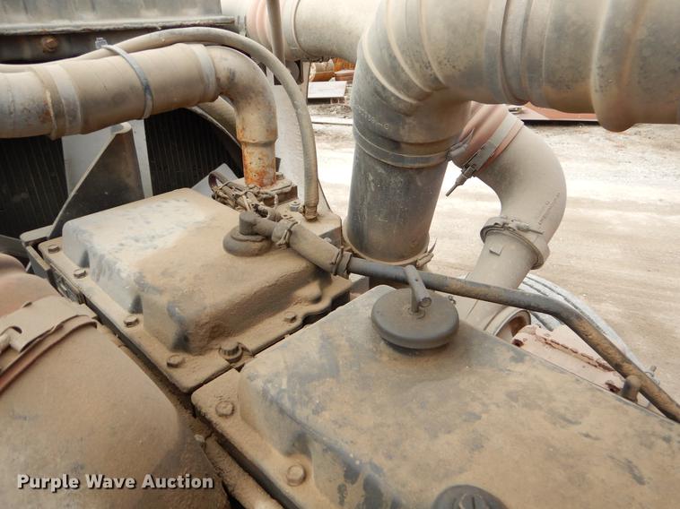 image for item ER9337 1991 Peterbilt 379 dump truck