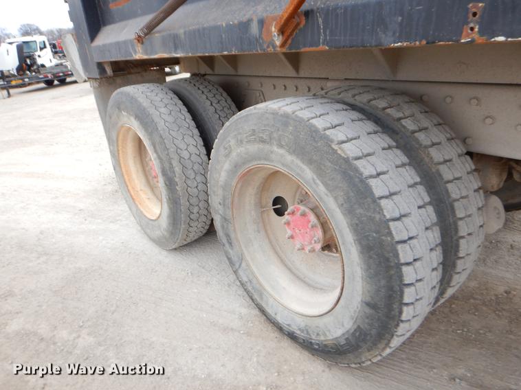 image for item ER9337 1991 Peterbilt 379 dump truck