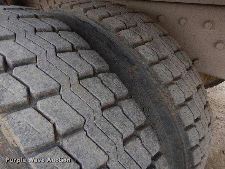 image for item ER9337 1991 Peterbilt 379 dump truck