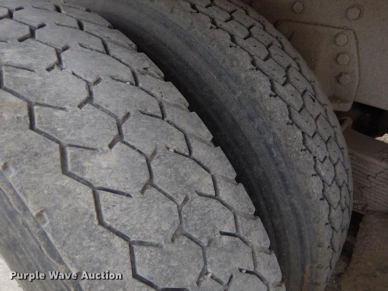 image for item ER9337 1991 Peterbilt 379 dump truck