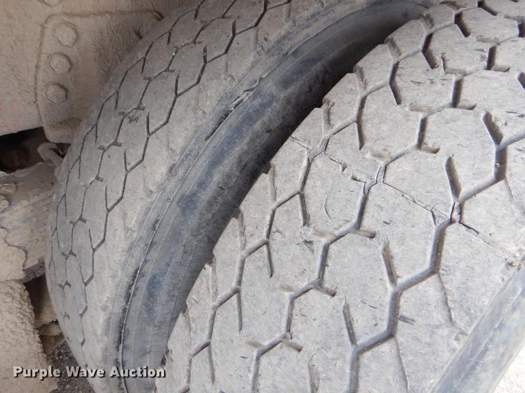 image for item ER9337 1991 Peterbilt 379 dump truck