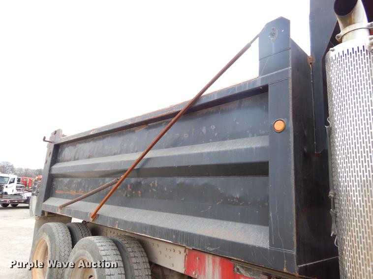 image for item ER9337 1991 Peterbilt 379 dump truck