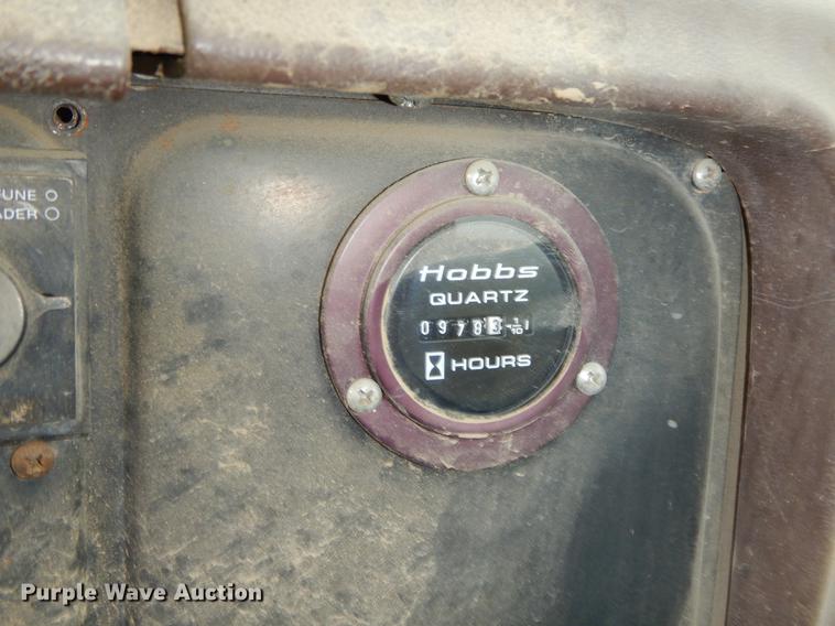 image for item ER9339 1984 International 2374 service truck