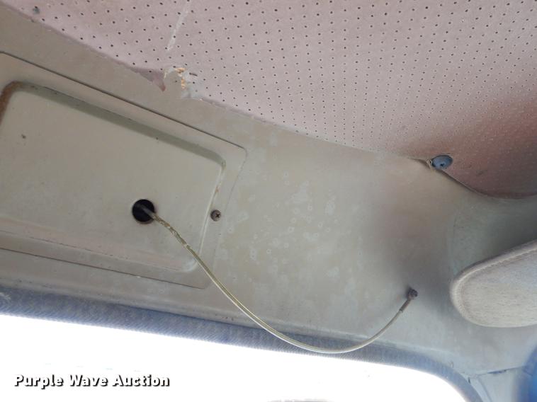 image for item ER9339 1984 International 2374 service truck