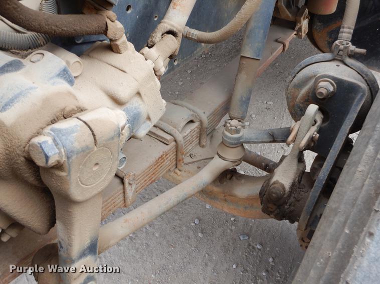 image for item ER9339 1984 International 2374 service truck