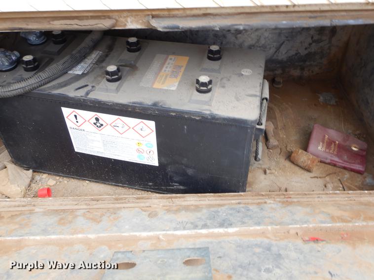 image for item ER9339 1984 International 2374 service truck