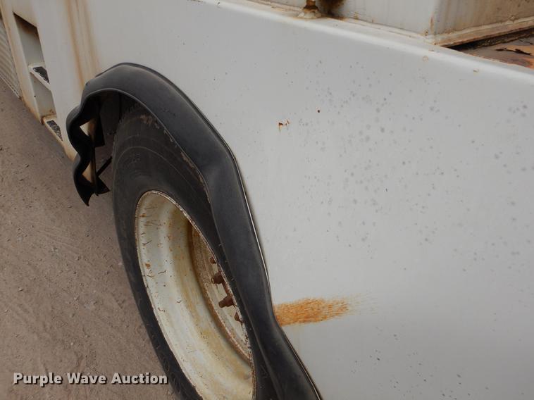 image for item ER9339 1984 International 2374 service truck