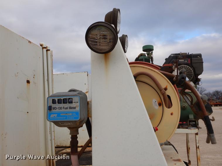 image for item ER9339 1984 International 2374 service truck