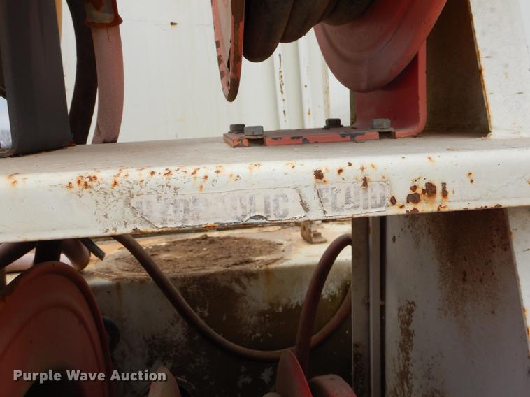 image for item ER9339 1984 International 2374 service truck