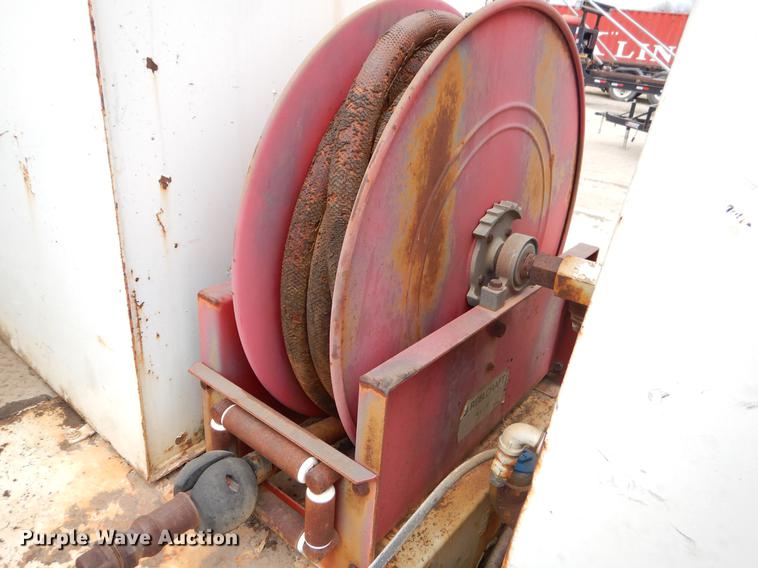 image for item ER9339 1984 International 2374 service truck