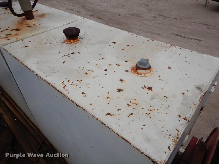 image for item ER9339 1984 International 2374 service truck