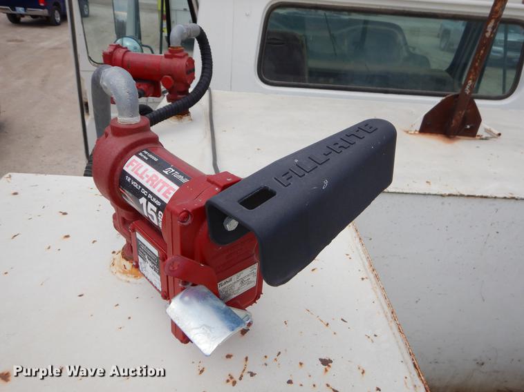 image for item ER9339 1984 International 2374 service truck