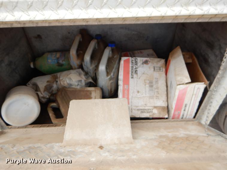 image for item ER9339 1984 International 2374 service truck