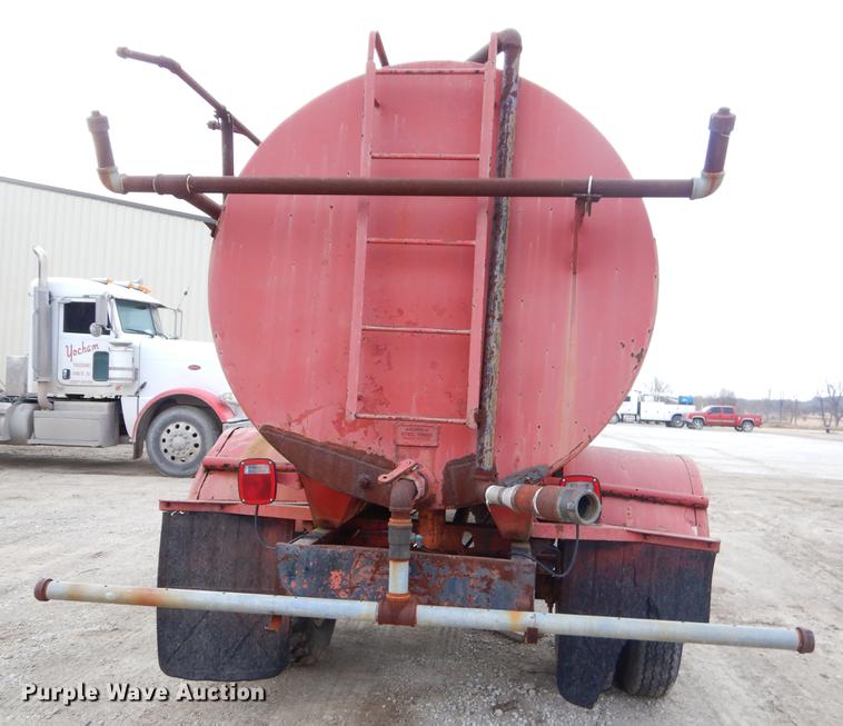 image for item ER9340 1972 Ford tank truck