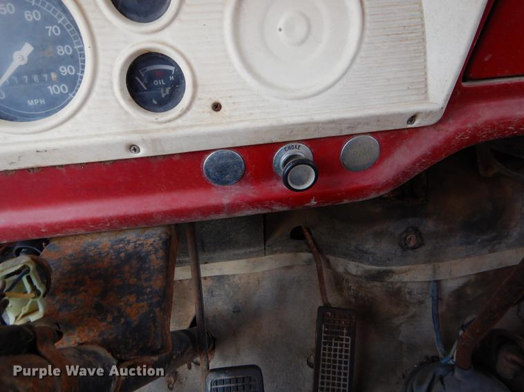 image for item ER9340 1972 Ford tank truck