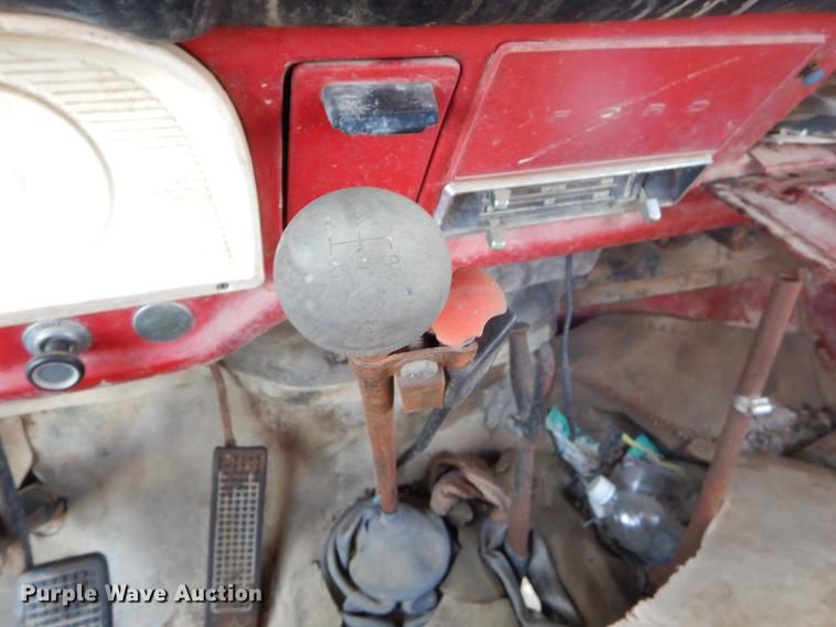 image for item ER9340 1972 Ford tank truck