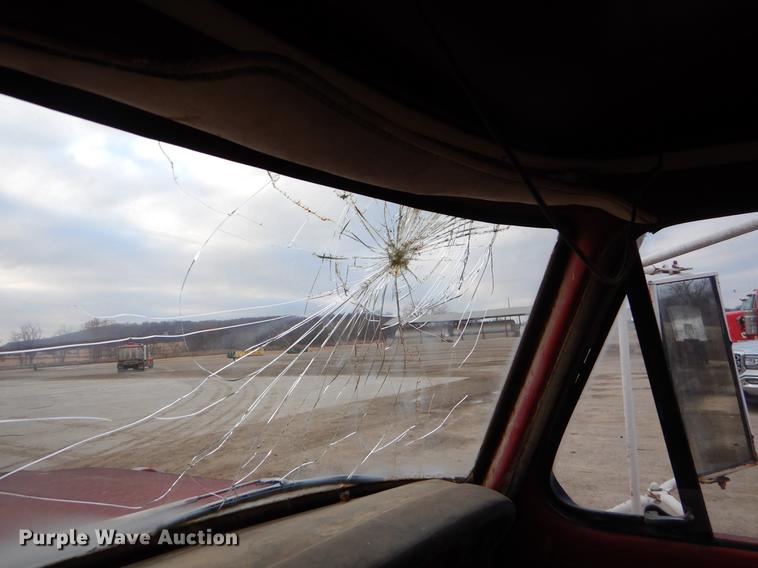 image for item ER9340 1972 Ford tank truck