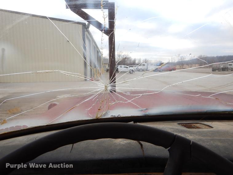 image for item ER9340 1972 Ford tank truck