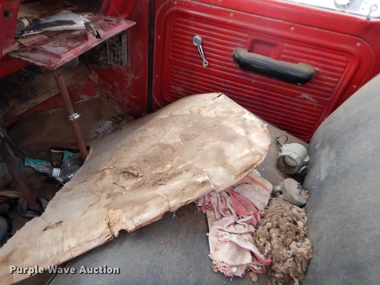 image for item ER9340 1972 Ford tank truck