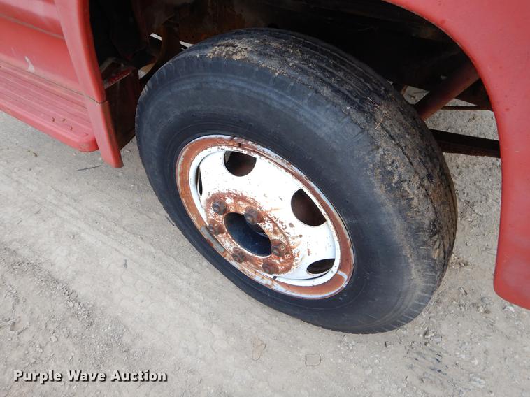 image for item ER9340 1972 Ford tank truck