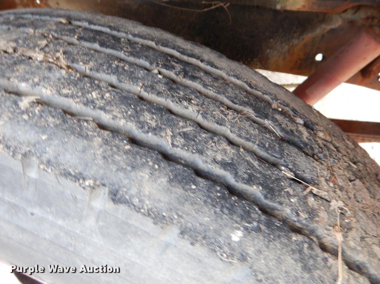 image for item ER9340 1972 Ford tank truck