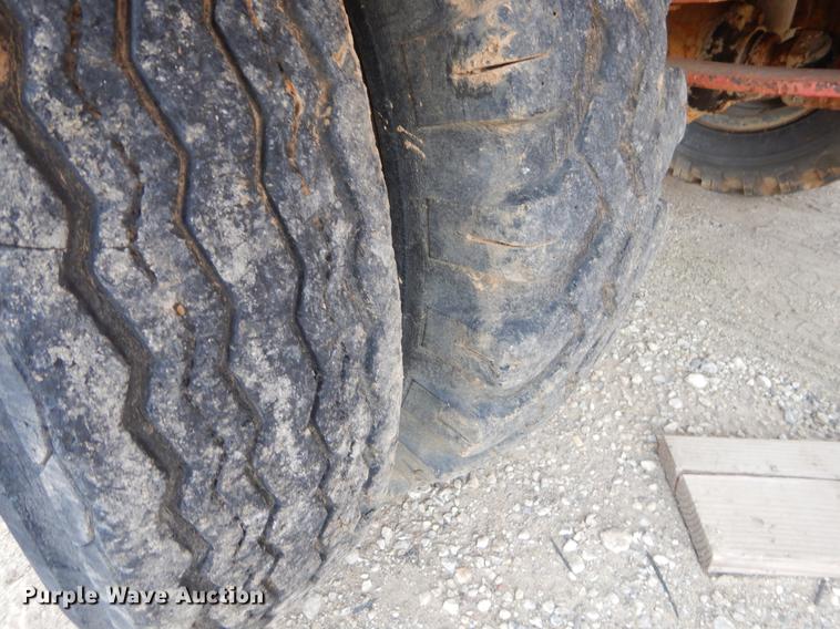 image for item ER9340 1972 Ford tank truck