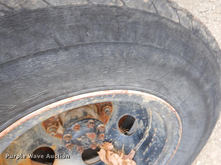 image for item ER9340 1972 Ford tank truck