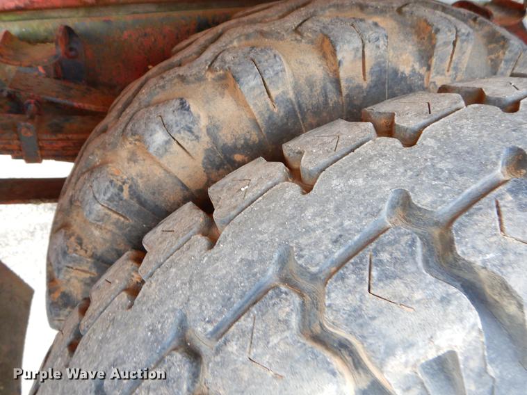 image for item ER9340 1972 Ford tank truck