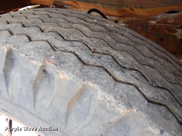 image for item ER9340 1972 Ford tank truck