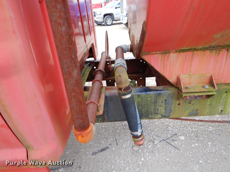 image for item ER9340 1972 Ford tank truck