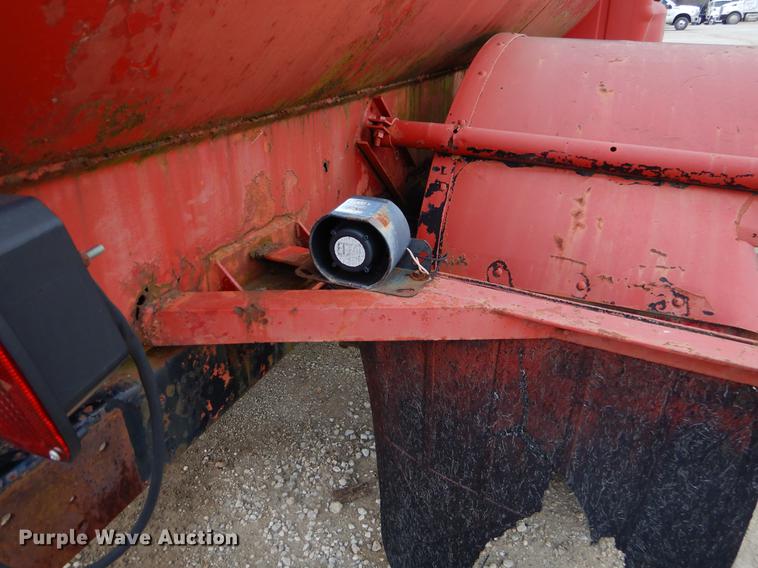 image for item ER9340 1972 Ford tank truck