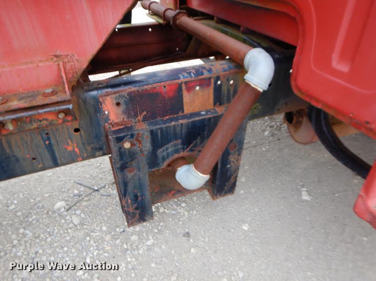 image for item ER9340 1972 Ford tank truck