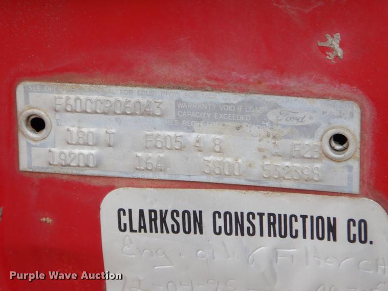 image for item ER9340 1972 Ford tank truck