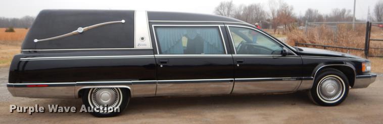 image for item ER9356 1995 Cadillac Fleetwood hearse