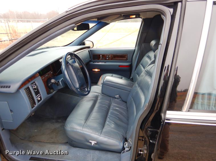 image for item ER9356 1995 Cadillac Fleetwood hearse