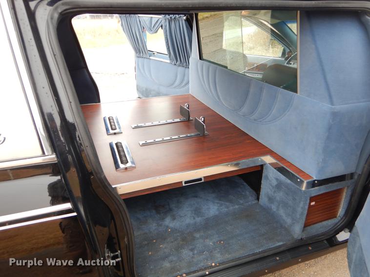 image for item ER9356 1995 Cadillac Fleetwood hearse