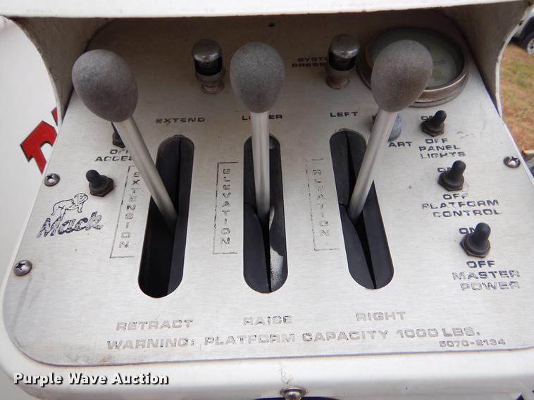 image for item ER9363 1992 Simon-Duplex Aerialscope 75 ladder truck