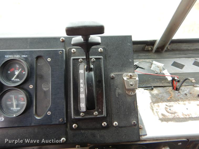 image for item ER9366 2000 Freightliner MT45 delivery truck