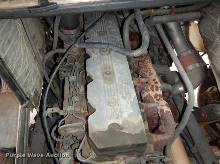 image for item ER9366 2000 Freightliner MT45 delivery truck