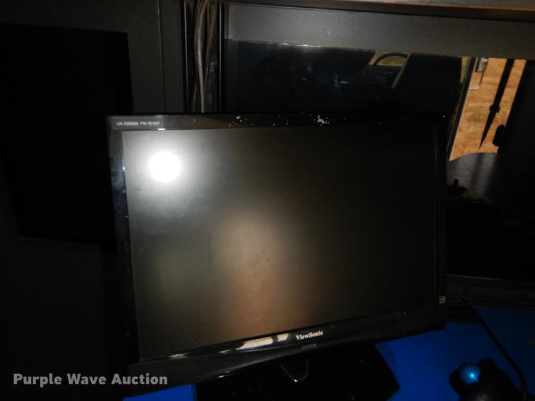 image for item ER9366 2000 Freightliner MT45 delivery truck